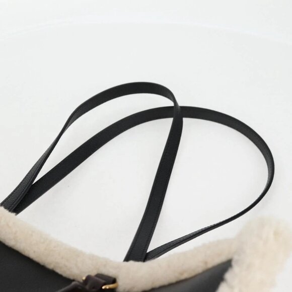 LOUIS VUITTON Monogram Shearing On The Go GM Tote Bag - Picture 8 of 16